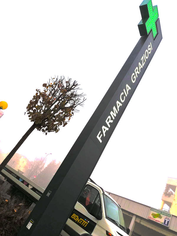 Farmacia Graziosi - Totem luminoso