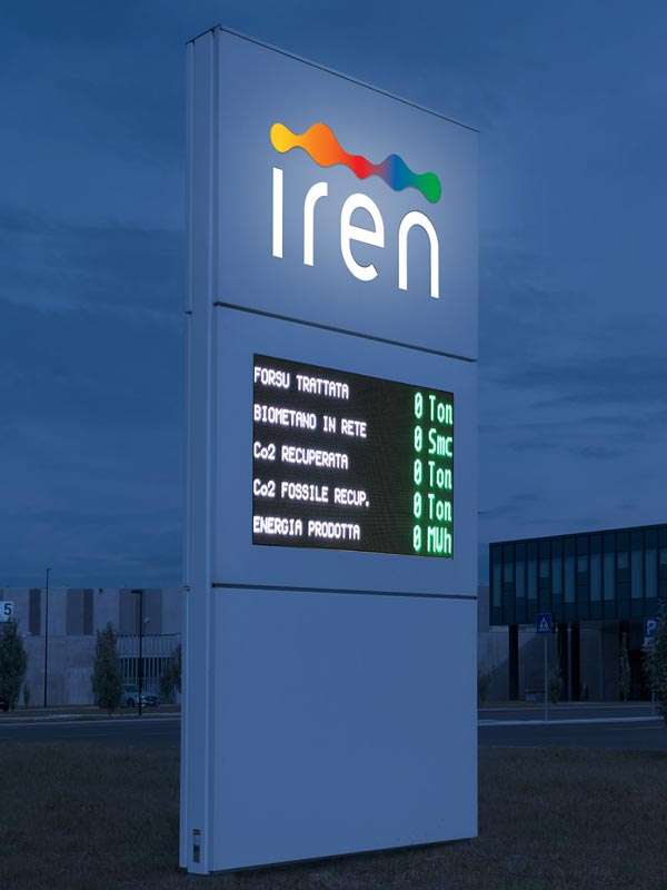 Iren Forsu - Totem luminoso aziendale con led wall integrato