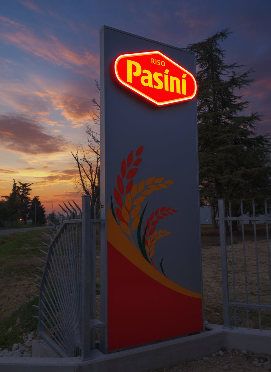 totem luminoso con logo scatolare riso pasini srl mantova