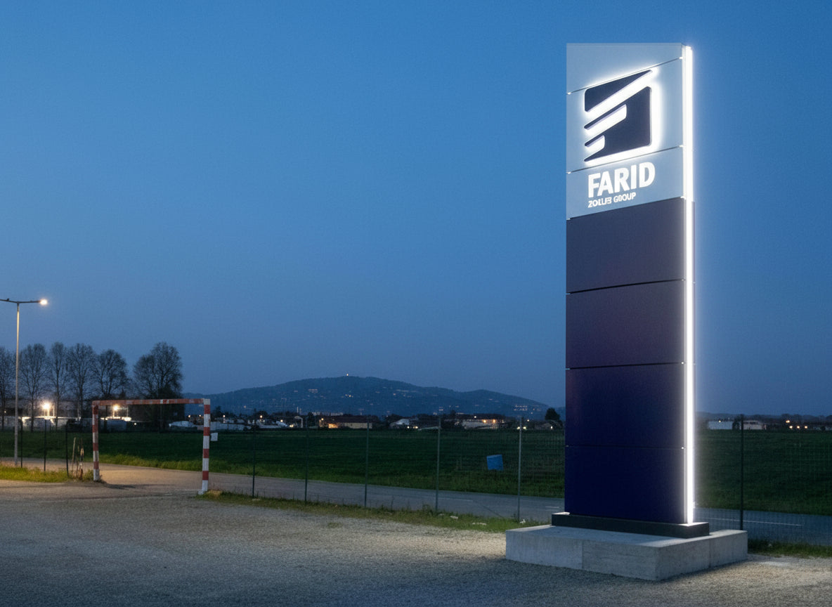 totem luminoso di design Farid spa torino