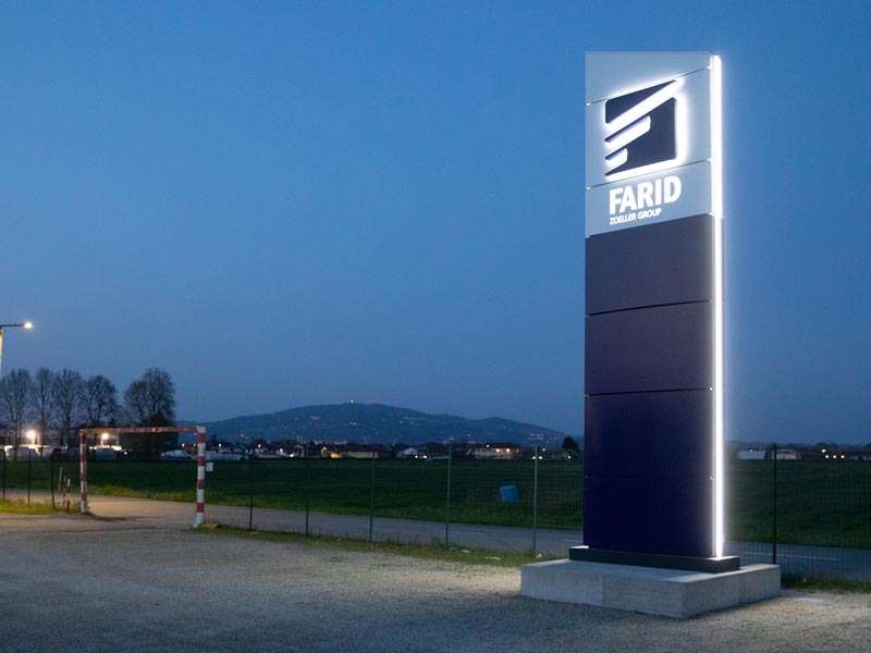 totem luminoso farid spa torino