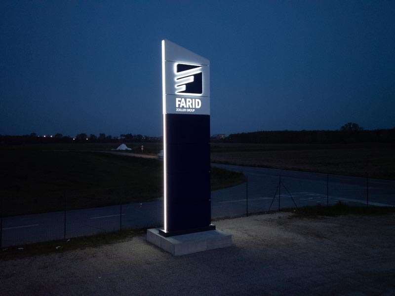 totem luminoso farid spa torino
