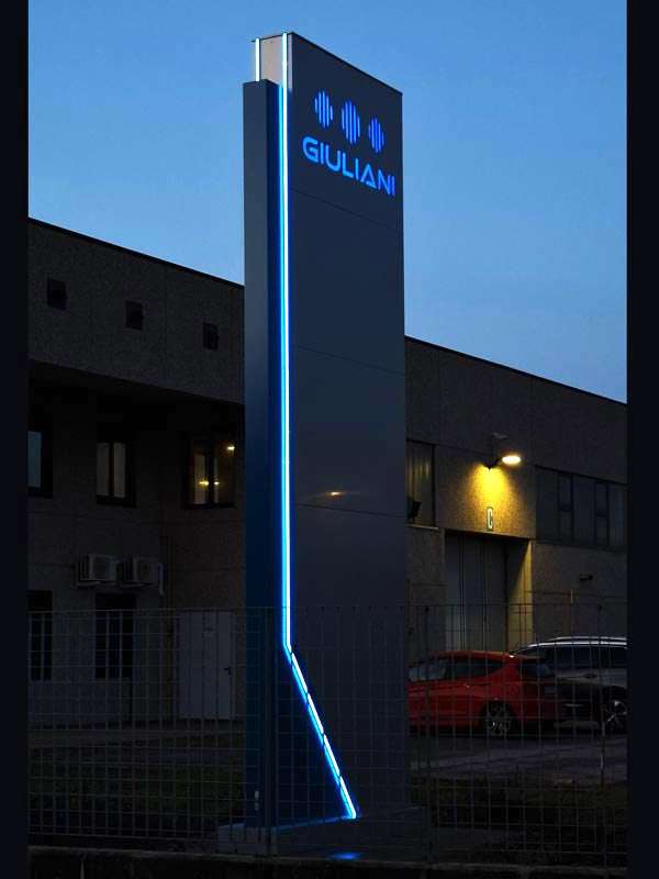 totem luminoso kite giuliani cilindri suzzara