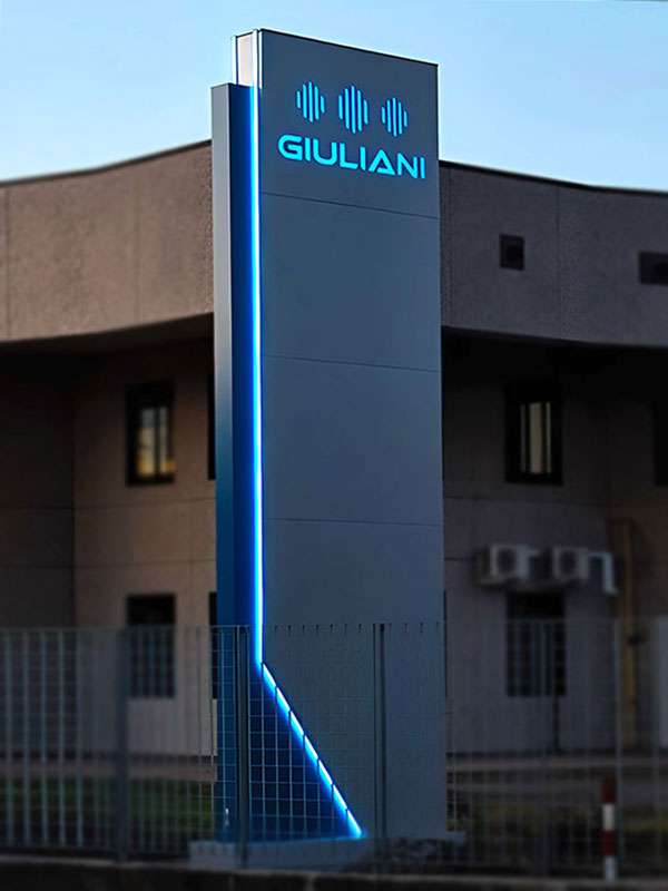 totem luminoso kite giuliani cilindri suzzara