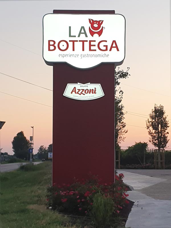 totem luminoso la bottega azzoni salumi mantova