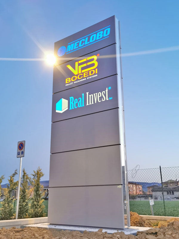 totem luminoso modulare real invest scandiano