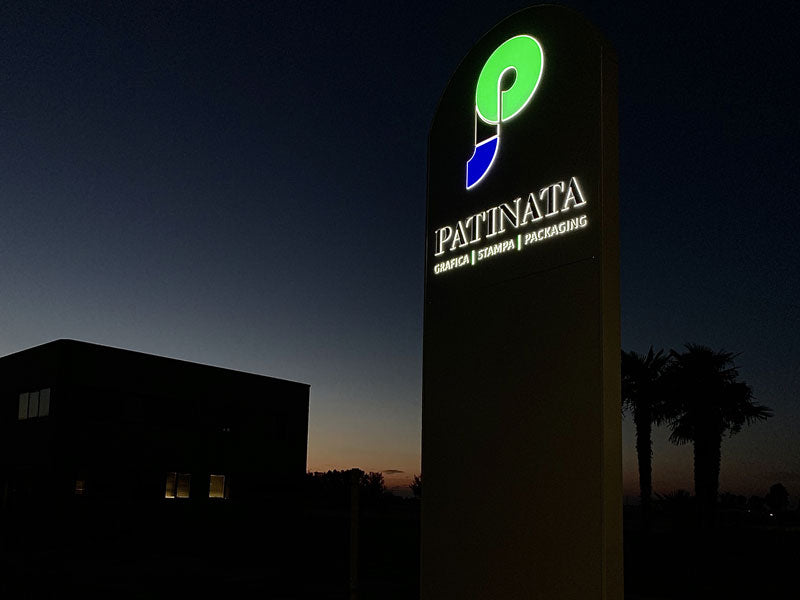 totem luminoso patinata spa mantova