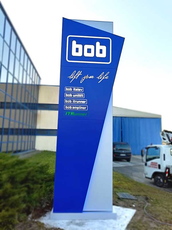 totem luminoso sail bob spa cuneo