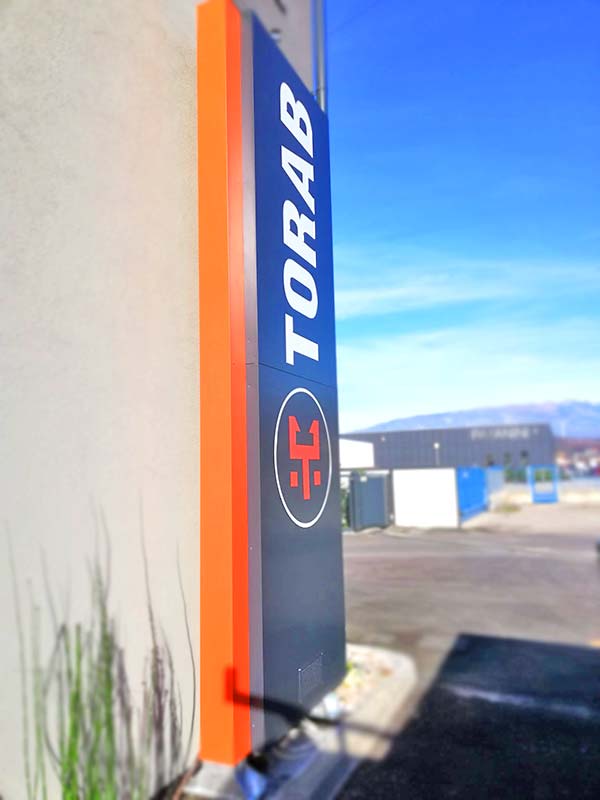 totem luminoso torab srl verona