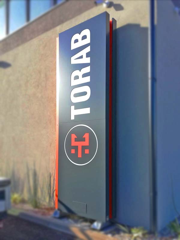 totem luminoso torab srl verona