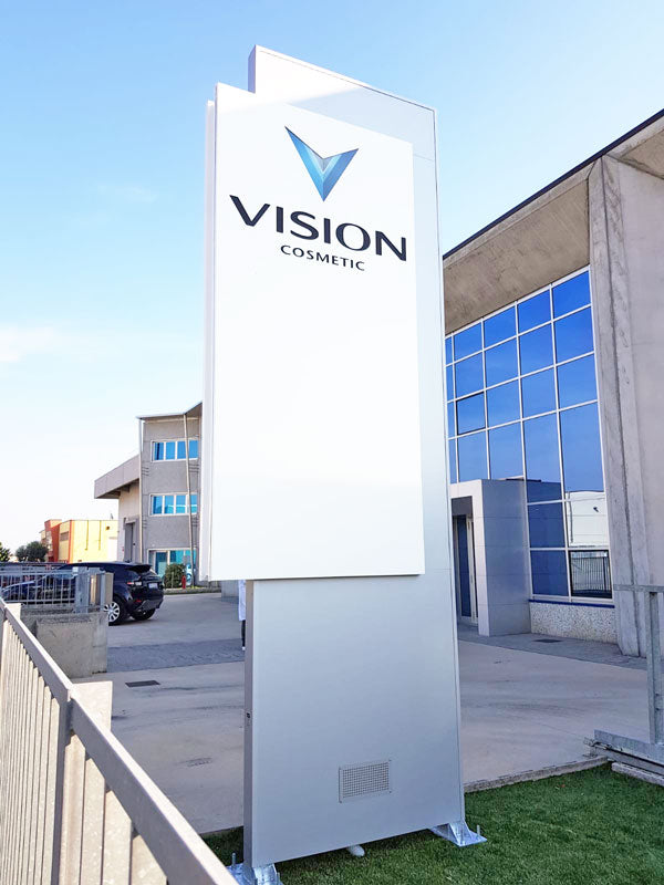totem luminoso vision cosmetic mantova