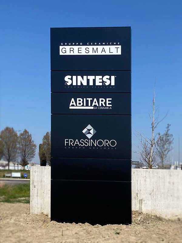 totem modulare luminoso gresmalt spa sassuolo