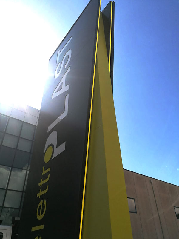 totem pubblicitario elettroplast belluno