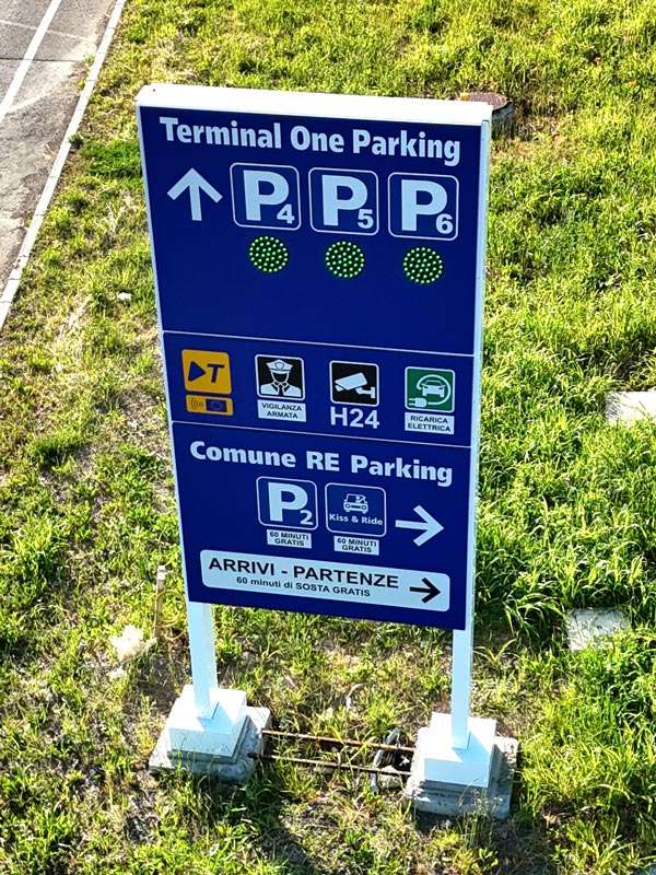 Terminal One - Totem segnaletico con gestione elettronica dei parcheggi