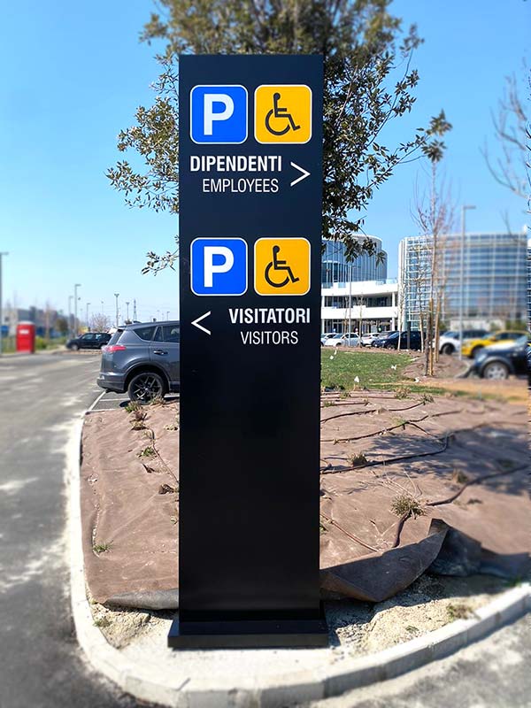 totem segnaletico gresmalt sassuolo