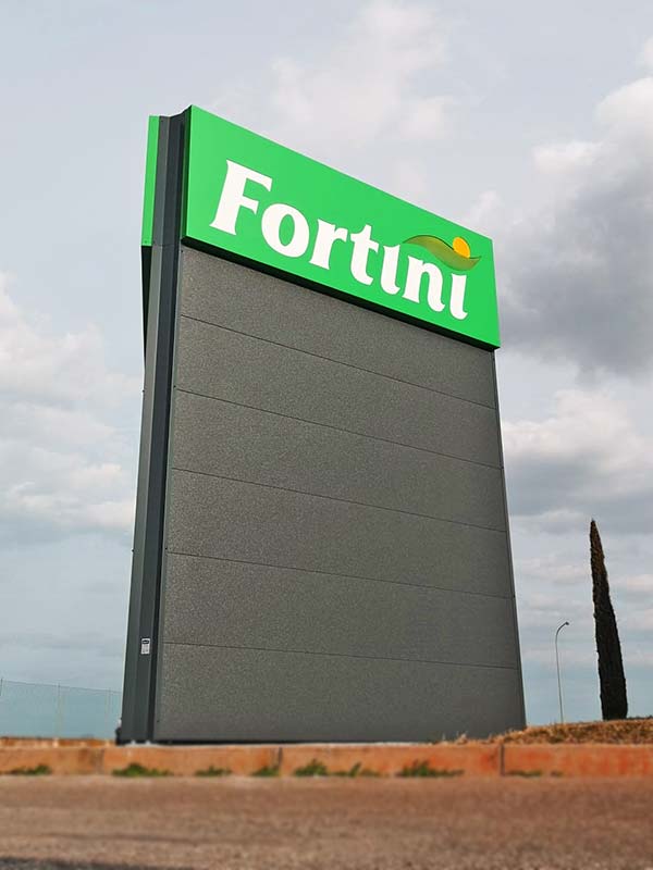 Fortini Ortofrutticoli - Totem aziendale luminoso